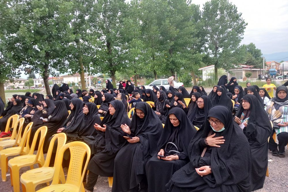 پیاده روی مادران و دختران دانش‌آموز شهر کومله 