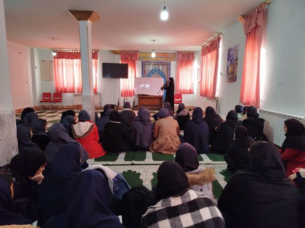 آموزش آمادگی دفاعی در سطح مدارس شهرستان فاروج