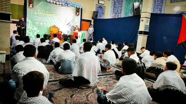 مراسم جشن عبادت دانش‌آموزان پسر در شهرستان ملارد