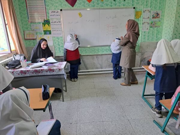 بازدید تیم کارشناسی اداره‌کل آموزش و پرورش استان یزد از واحدهای آموزشی خاتم 