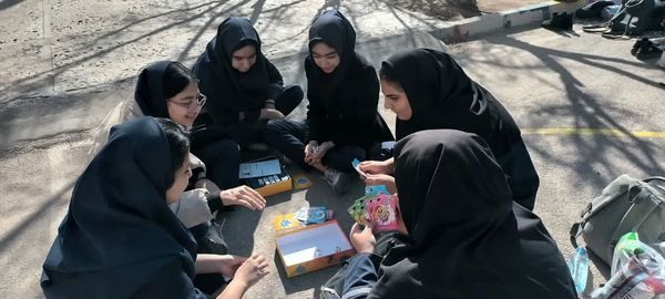 اردوی درون‌مدرسه‌ای و جشن میلاد امام زمان (عج) در دبستان برازنده مقدم ۱