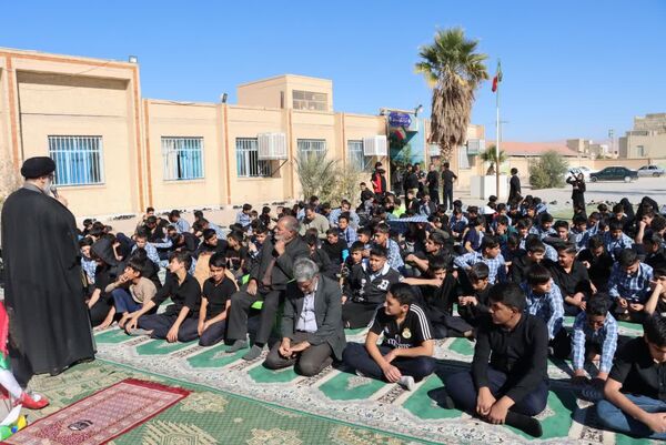 حضور معنوی امام‌جمعه بافق در مراسم سوگواری دبیرستان مناجات