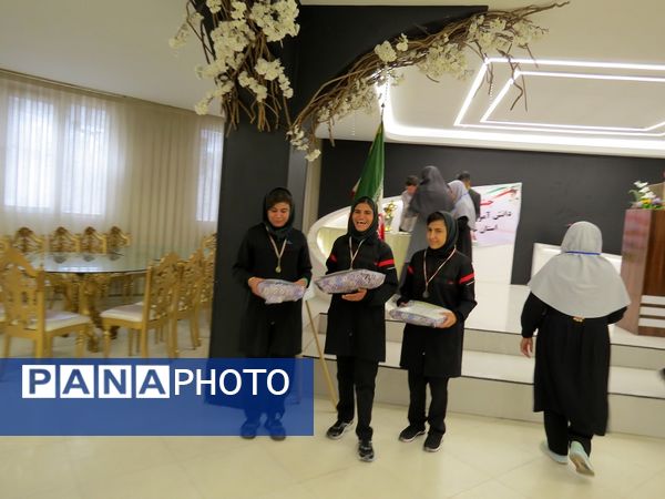 تقدیر از دانش‌آموزان استثنایی جشنواره ورزشی در بجنورد