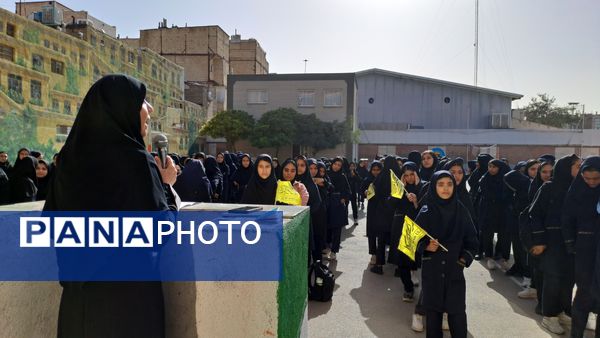 مراسم بزرگداشت شهید سید حسن نصرالله در دبیرستان هوشیار ناحیه یک مشهد