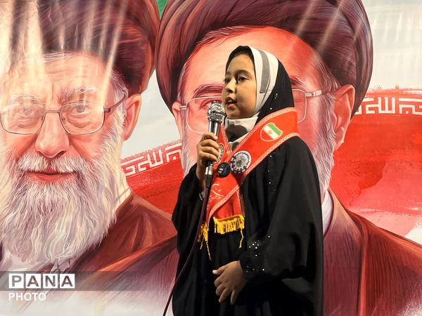 اجتماع دانش آموزان پیشتاز سازمان دانش آموزی در ابرکوه