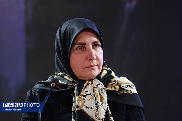 نشست نقد و بررسی فیلم «غوطه‌ور» در چهل و چهارمین جشنواره ملی فیلم فجر