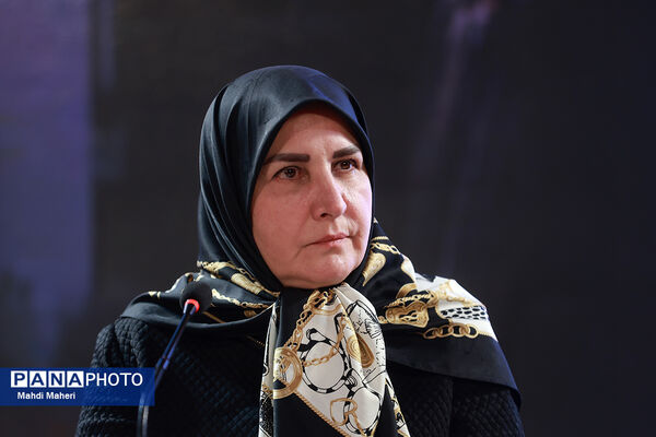 نشست نقد و بررسی فیلم «غوطه‌ور» در چهل و چهارمین جشنواره ملی فیلم فجر