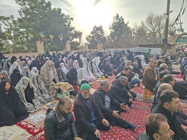 لحظات انس با خدا در نماز عید فطر شهر کهک