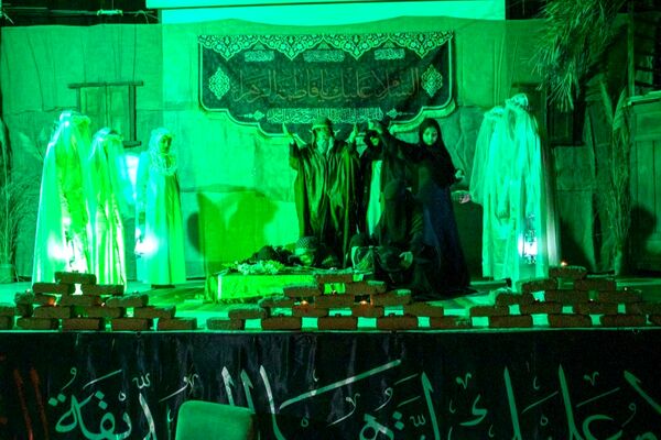 مراسم عزاداری شهادت حضرت فاطمه(س) و اجرای نمایش تشییع پیکر مادر در محلات
