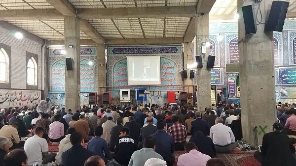 برگزاری نماز جمعه در آغاز هفته بسیج دانش آموزی با حضور دانش آموزان بسیجی نیشابور