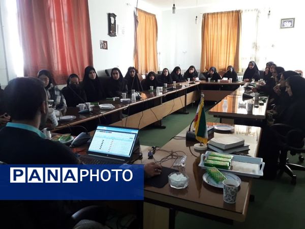 کلاس آموزش خبرنگاری برای دانش‌آموز خبرنگاران شهرستان نیر