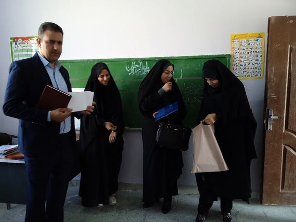 بازدید مسئولان آموزش و پرورش استان یزد از واحدهای آموزشی خاتم 