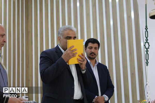 وقتی صدای خبرنگاران پانا به احترام معلمان بلند شد
