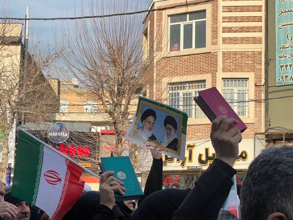 راهپیمایی محکومیت اغتشاشات و هتک حرمت به قرآن کریم و مساجد و تشییع شهدای امنیت در کرج
