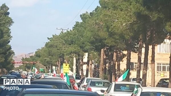رژه خودرویی شهرستان تفت در بیعت با رهبر انقلاب