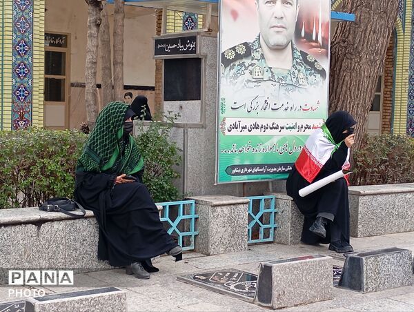 وداع با پیکر مطهر شهید فرشاد بنام در گلزار شهدا نیشابور 