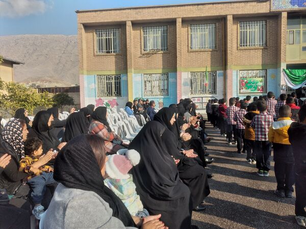 جشن میلاد امام علی(ع) و روز پدر در مدارس شهرستان سیروان 