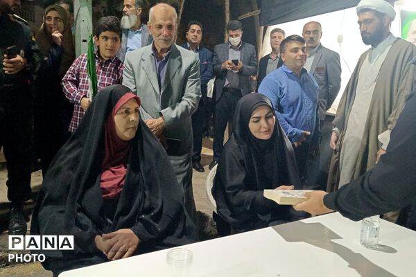 از فروش کتاب تا بیعت با رهبری؛ روایت موکب خانه نخبگان شهرستان دماوند در تجمعات شبانه رودهن