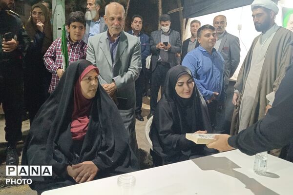 از فروش کتاب تا بیعت با رهبری؛ روایت موکب خانه نخبگان شهرستان دماوند در تجمعات شبانه رودهن