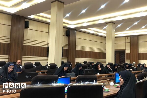 تجلیل از معاونین پرورشی در ناحیه دو شهرری 
