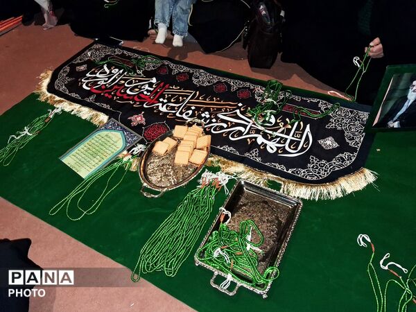 دل‌های عاشق در حسینیه فضل به انتظار موعود