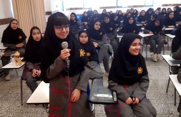 گرامیداشت هفته نیروی انتظامی در دبیرستان فرزانگان قائمشهر