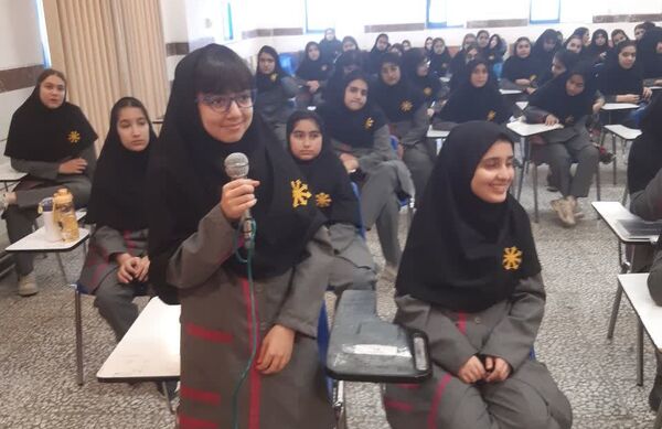 گرامیداشت هفته نیروی انتظامی در دبیرستان فرزانگان قائمشهر