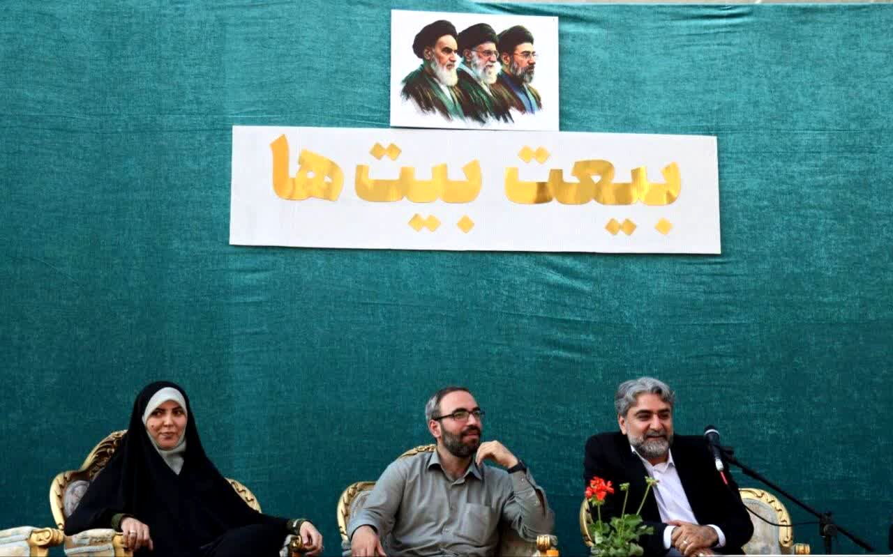  محفل شاعران آیینی در غرفه فرهنگسرای خاوران در مهمانی ۱۰ کیلومتری غدیر