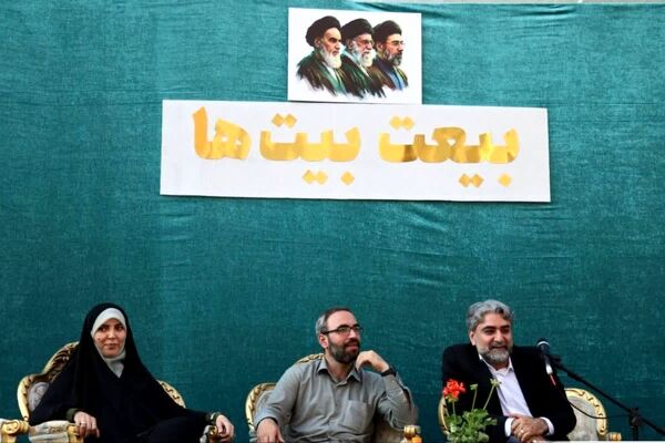  محفل شاعران آیینی در غرفه فرهنگسرای خاوران در مهمانی ۱۰ کیلومتری غدیر