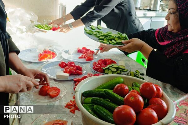 صبحانه سالم در دبیرستان شاهد ملارد 
