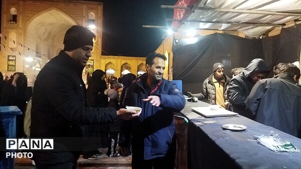 گذری بر موکب مسجد جامع در دومین شب قدر 