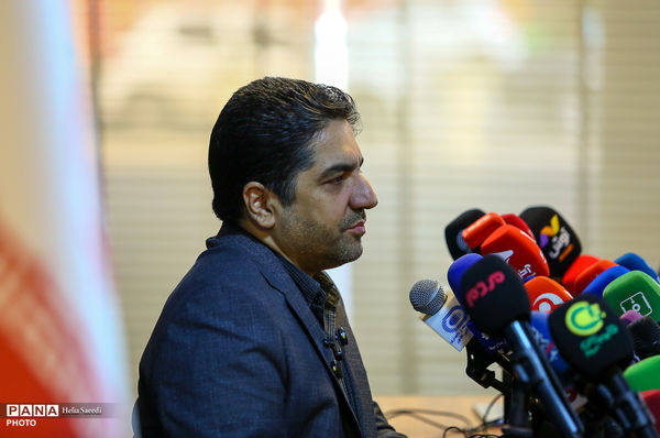 بازدید خبرنگاران از روند بازسازی و تعمیرات ورزشگاه آزادی 