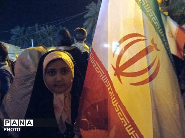 حضور پرشور مردم حاجی‌آباد در آیین‌ گرامیداشت شهدای انقلاب و دانش‌آموزان شجره طیبه