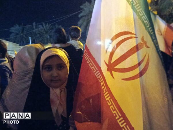 حضور پرشور مردم حاجی‌آباد در آیین‌ گرامیداشت شهدای انقلاب و دانش‌آموزان شجره طیبه