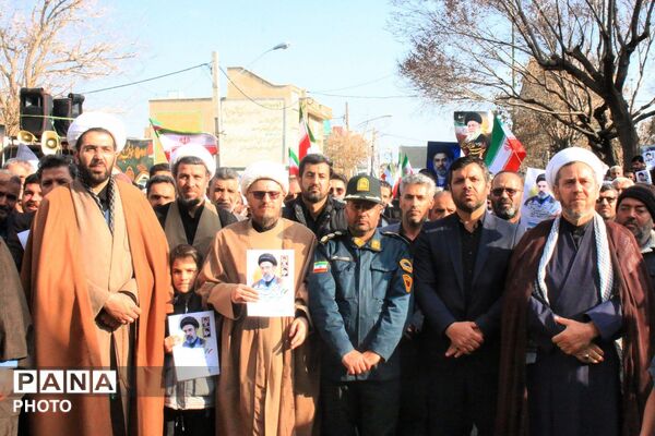 بیعت مردم کبودرآهنگ با رهبر جدید انقلاب اسلامی