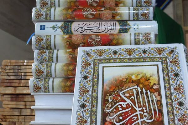 محفل انس با قرآن کریم به میزبانی دبیرستان شاهد‌ شهید مسعود‌ درخشان 