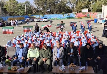جشن شکوفه‌ها در دبستان آیین روشن؛ آغاز مهر با لبخند نوگلان