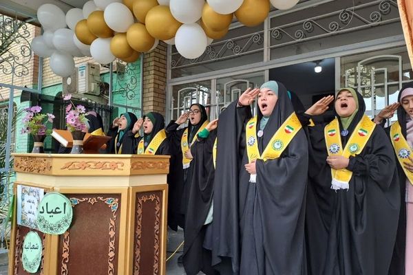 جشن تا انقلاب مهدی در دبیرستان مهندس اسدیان