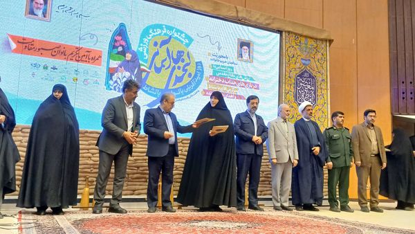 نمایشگاه «در لباس سربازی»
