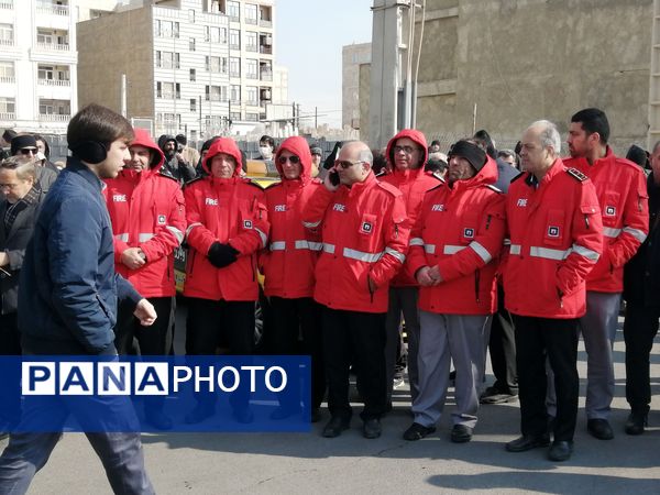 مردم غیور ملارد با حضور پرشور خود در راهپیمایی ۲۲ بهمن، ثابت کردند که همچنان پای انقلاب اسلامی ایستاده‌اند.