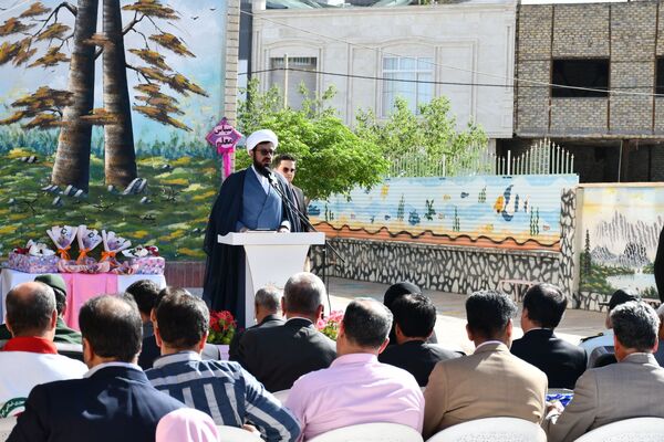  "سپاس معلم"  در مدرسه حاج حسن اسدی شهر فیض آباد مه‌ولات