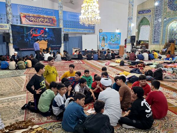 اعتکاف دانش‌آموزی در مسجد جامع قائمشهر