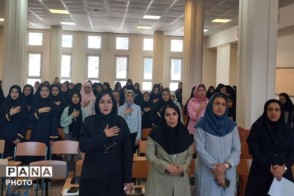 جشن جوانه‌ها در مدرسه استعداد های درخشان شهرستان ملارد 