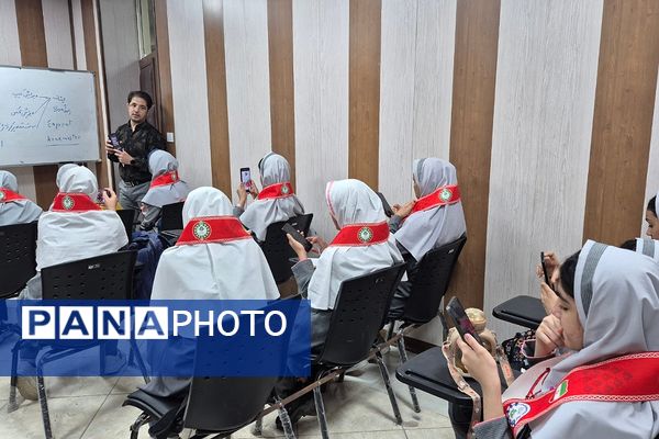 برگزاری کلاس آموزش هوش مصنوعی ویژه پیشتازان دختر منطقه کهریزک