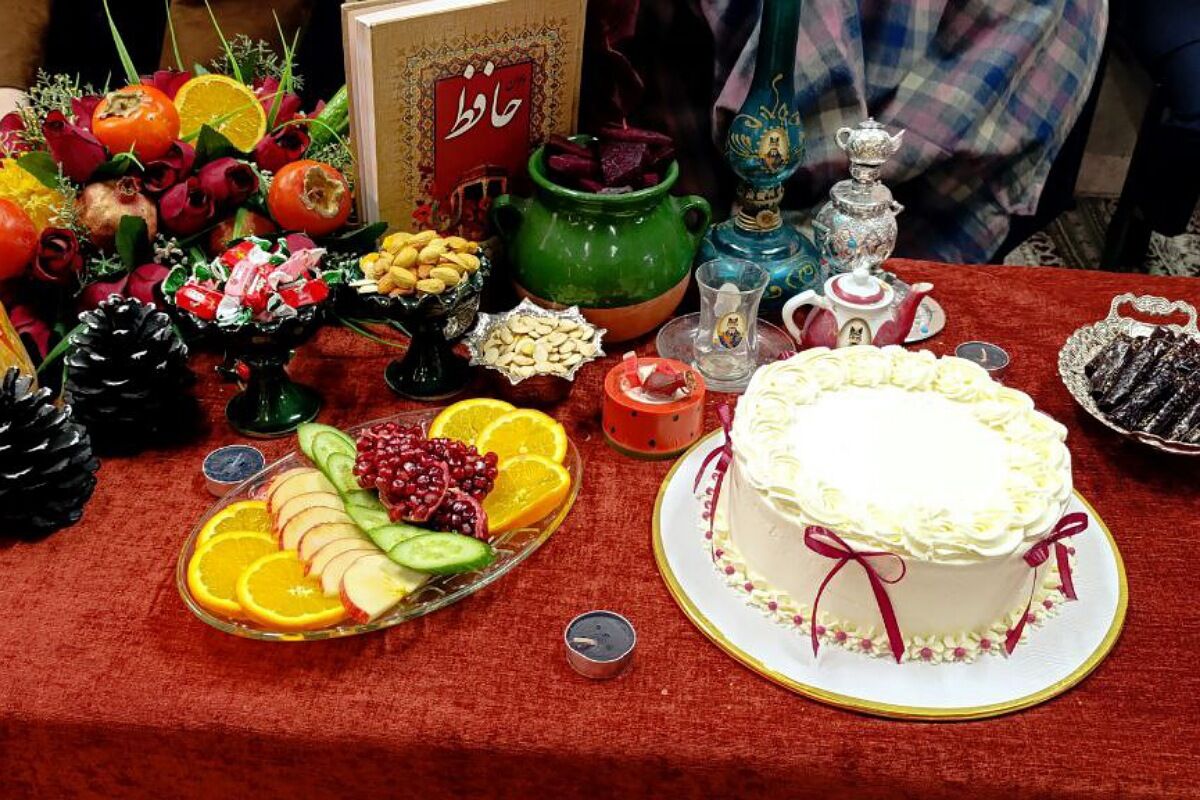 مراسم جشن یلدا در دبیرستان حضرت رقیه(س) ورامین