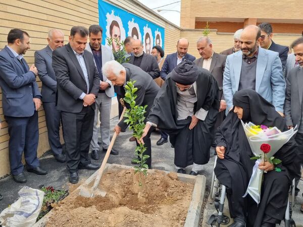 مراسم افتتاحیه مدرسه خیرساز شهیدان بارفروش در کاشان