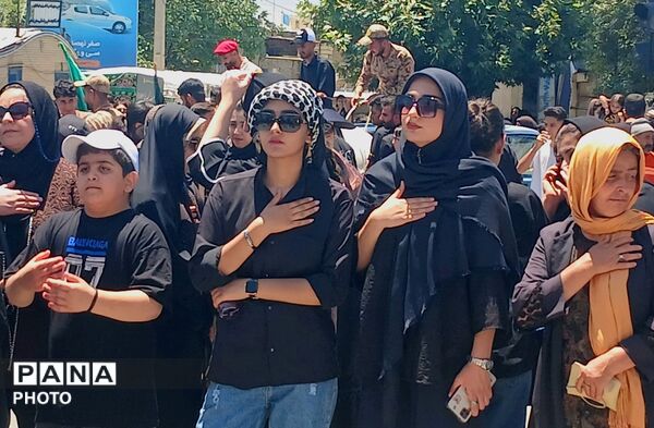  برافراشته شدن پرچم های «یالثارات‌الحسین» بر دوش عزاداران حسینی کامیاران