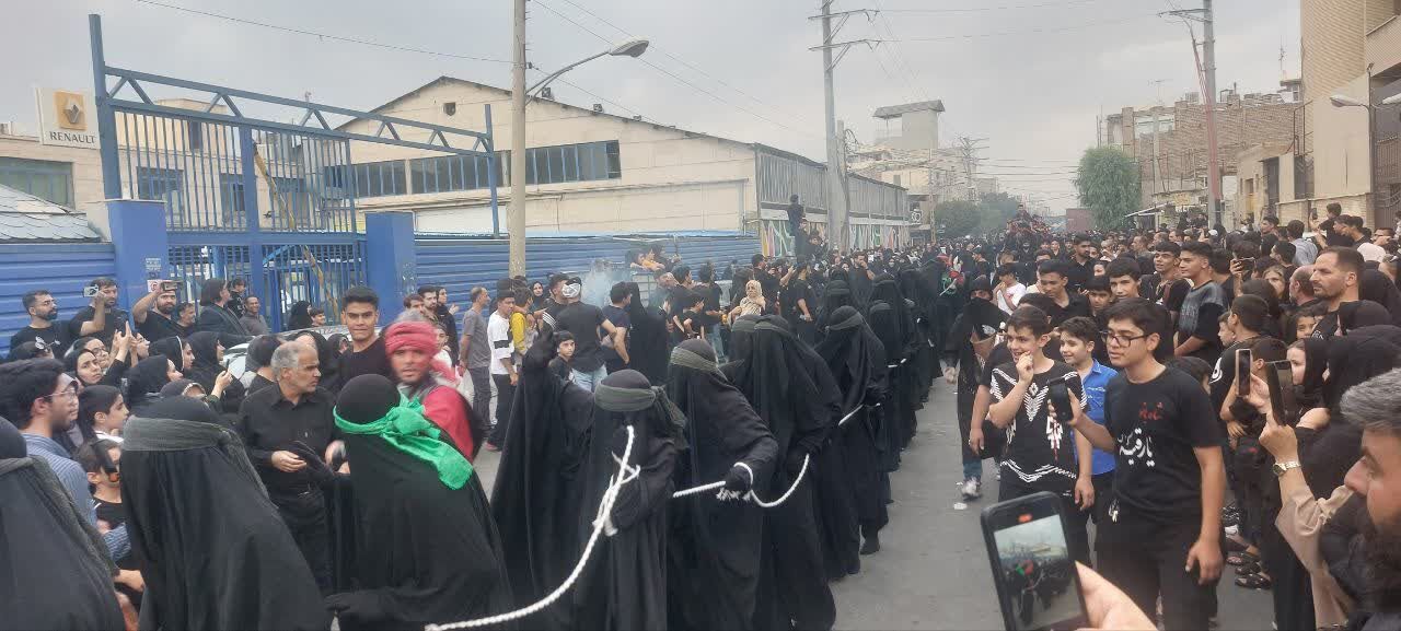 استقبال عزاداران حسینی از کاروان نمادین اسرای کربلا در قم