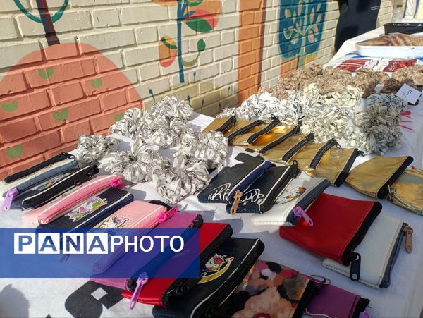 برپایی بازارچه دانش آموزی در دبیرستان دکتر جواد حداد۲ 