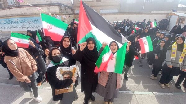 مراسم گرامیداشت شهدای مقاومت در دبیرستان گلشن آزادی مشهد